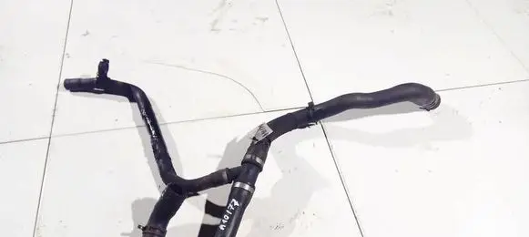 Engine coolant pipe/hose