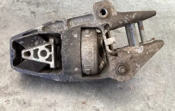 Peugeot 407 Engine mount bracket 326C68 91228642 307450