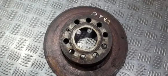 Volkswagen Golf V Rear brake disc