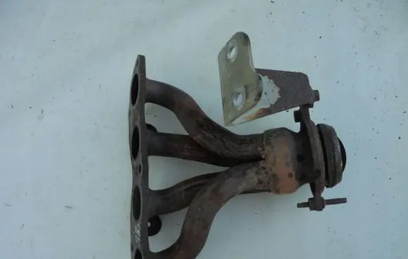 Honda CR-V Exhaust manifold