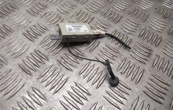 Volvo C30 Aerial antenna amplifier 30732030