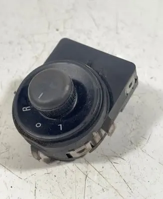Opel Astra J Wing mirror switch 13271827 211723