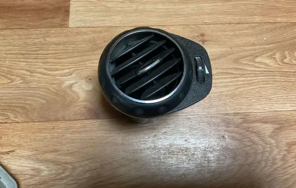 Alfa Romeo 147 Dashboard side air vent grill/cover trim 225495