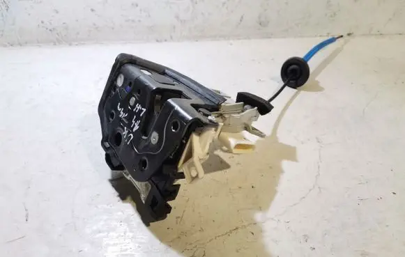 Audi A4 S4 B8 8K Front door lock 8J2837015C
