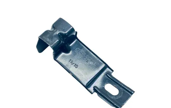 Volkswagen Touareg II Front bumper mounting bracket 7P6807915A