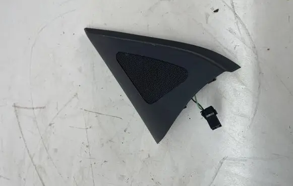 Hyundai Santa Fe Front door high frequency speaker 876512B010