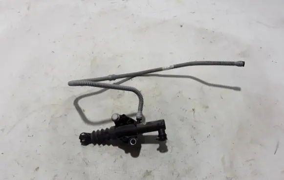 Clutch slave cylinder