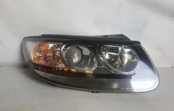 Hyundai Santa Fe Headlight/headlamp 921022B0