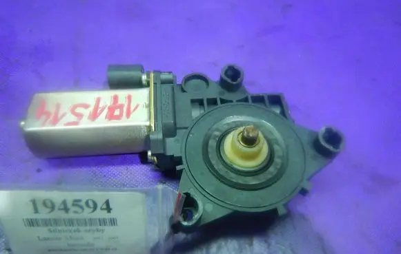 Lancia Musa Front door window regulator motor 9030208