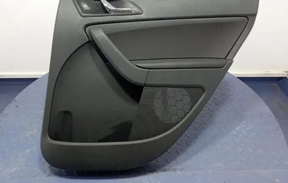 Skoda Yeti (5L) Door card panel trim set 5l0867210
