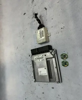 BMW X3 E83 Engine ECU kit and lock set 7805350