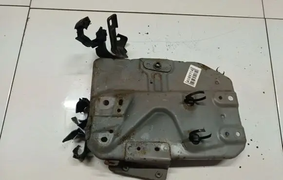 Nissan Micra Battery bracket 