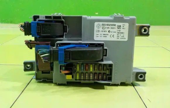 Fiat 500 Fuse box set 00518525990 XP215
