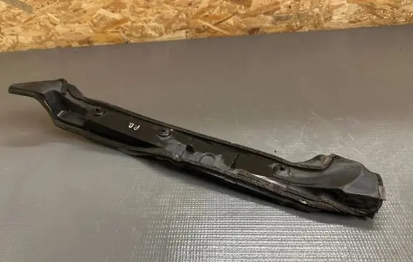 Toyota Avensis T270 Fender end trim 5382705010