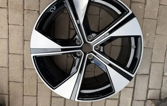 Polestar 4 R20 alloy rim 80045445 20251120 PLS0005
