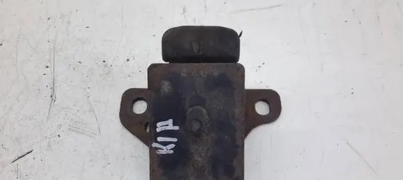 KIA Sorento Engine mount bracket 218123E150