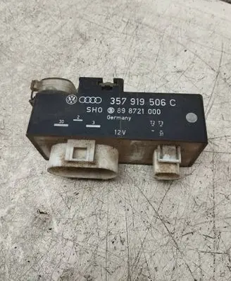 Volkswagen Golf III Coolant fan relay 357919506C 898721000
