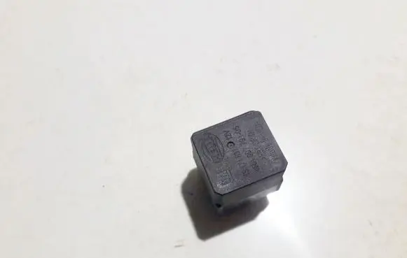 Opel Zafira B Other relay 13171831 4ra007791-05