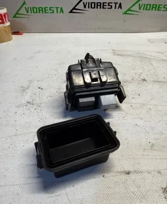 Honda HR-V Relay mounting block 9908