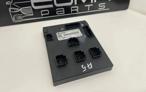 Audi A5 8T 8F Comfort/convenience module 8K0907063K 06030001 F005V00855