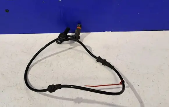 Mercedes-Benz E W212 ABS brake wheel speed sensor A2125400217