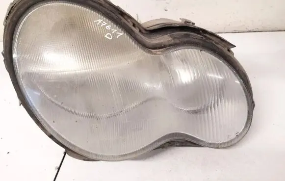 Mercedes-Benz C W203 Headlight/headlamp a2038200261 0301166202