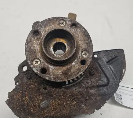 Volkswagen Golf III Front wheel hub spindle knuckle