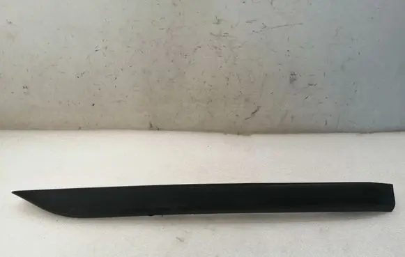 Front bumper lip