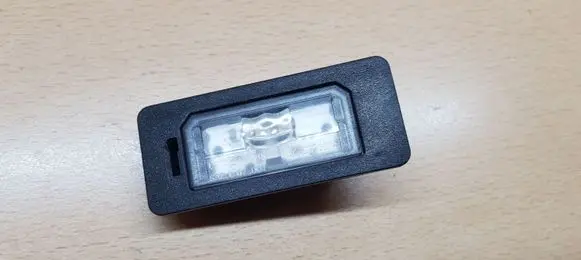 BMW 4 F32 F33 Number plate light 7193293