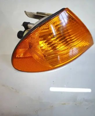 BMW 3 E90 E91 Front indicator light 1315106141