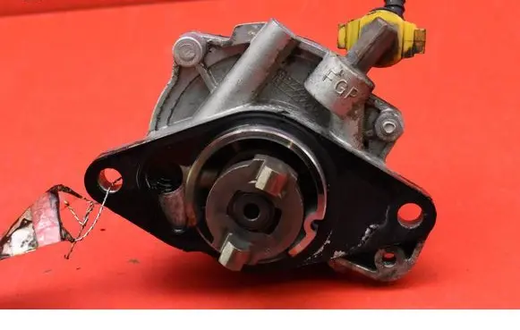 Suzuki Swift I Vacuum pump