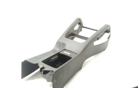 Volkswagen Jetta V Other center console (tunnel) element