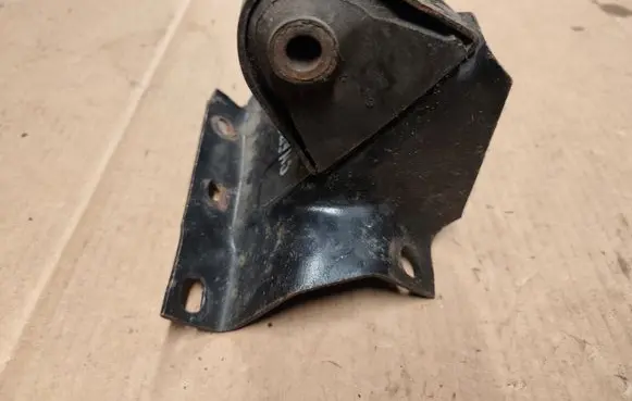 Jeep Cherokee XJ Engine mount bracket 52058424