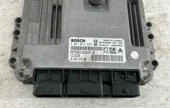 Peugeot 308 Engine control unit/module 9653958980 0281013332 9664257580