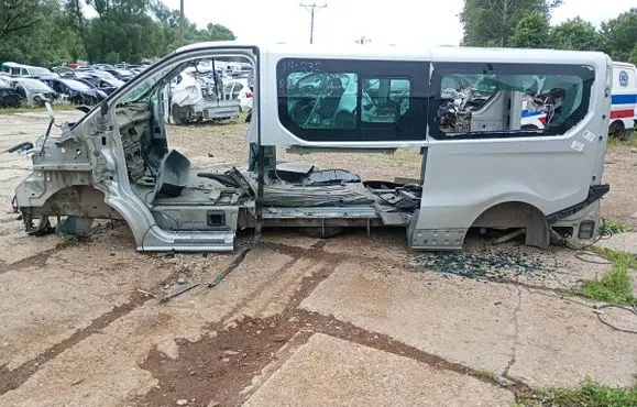 Opel Vivaro Front quarter panel