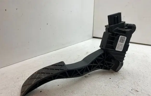 Skoda Octavia Mk3 (5E) Accelerator throttle pedal 5Q1723503F