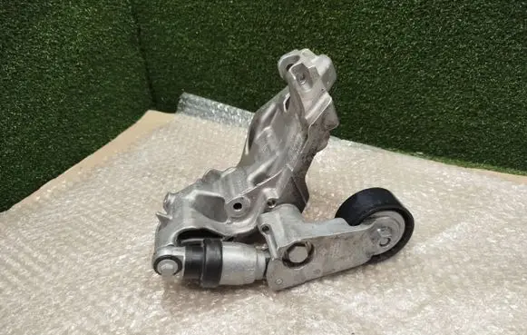 Renault Trafic III (X82) Engine mounting bracket 117102877R