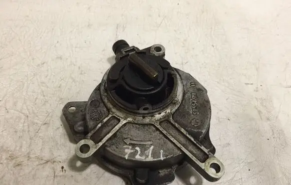 Audi A3 S3 A3 Sportback 8P Vacuum pump 06D145100E