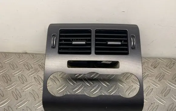 Land Rover Range Rover Sport L494 Rear air vent grill DK62044E15 DK62044E15JA