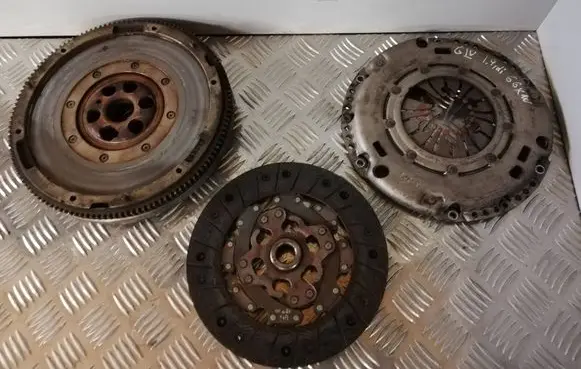 Volkswagen Golf IV Clutch set kit 038141025D 038141031H 038105266B