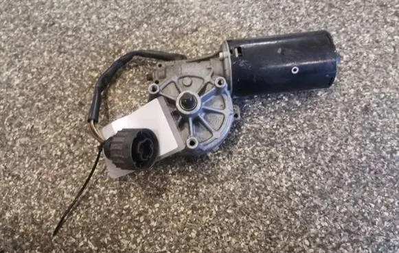 BMW 3 E36 Wiper motor 0390241417
