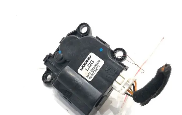Hyundai Elantra VI Air flap motor/actuator D332-CK8AA04
