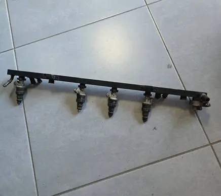 BMW 5 E39 Fuel injector 0280150414 1729320 72154800