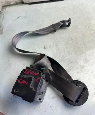 Seat Leon (1M) Front seatbelt 243432