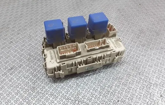 Nissan X-Trail T30 Fuse module