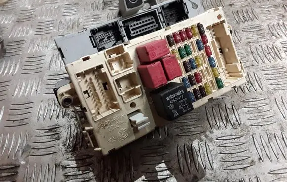 Fiat Stilo Fuse module 46797609