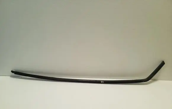 Volkswagen Transporter - Caravelle T5 Front door glass trim molding
