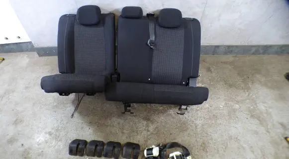 Peugeot 308 Second row seats CARTPOI