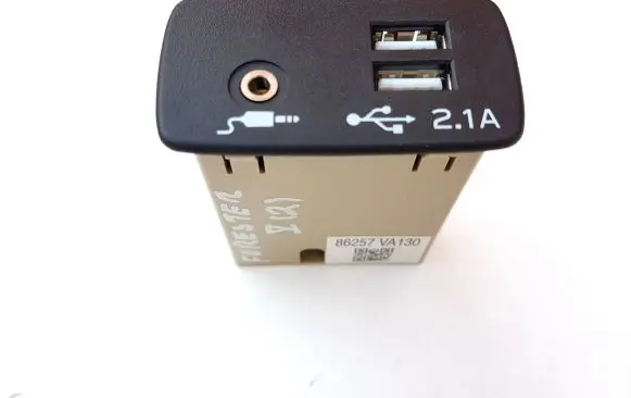 Subaru Forester SK USB socket connector 86257VA130