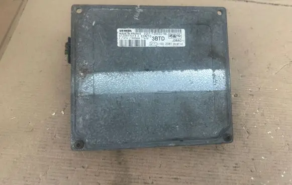 Ford Focus Engine control unit/module 4S6112A650ND 3BTD S120977013F